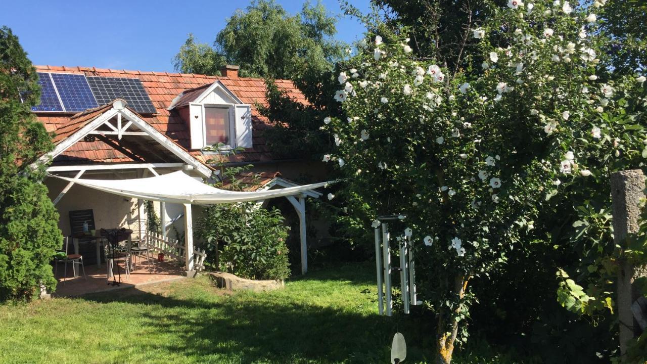 Csobánc Szerelem-Nemzeti Park-Önalló Ház Gyulakeszi Exterior foto